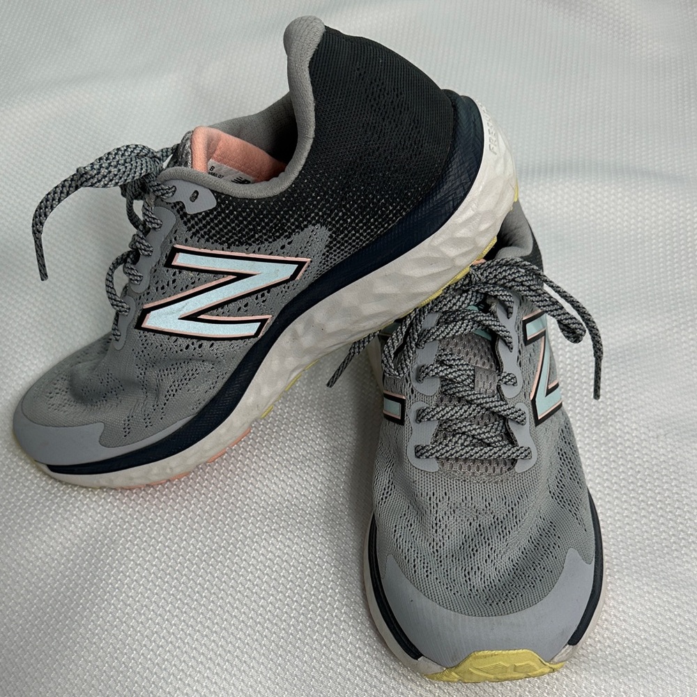 New Balance 860 Fresh Foam running shoes
